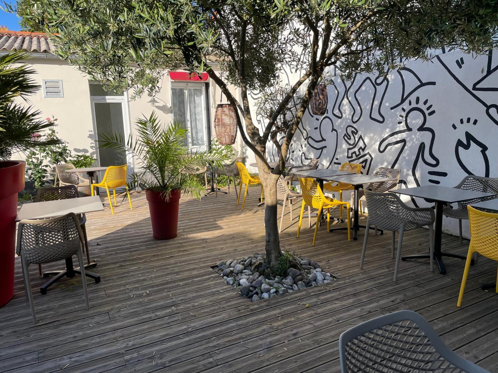 Cit'Hotel Le Chêne Vert Les Sables-dʼOlonne Exterior foto